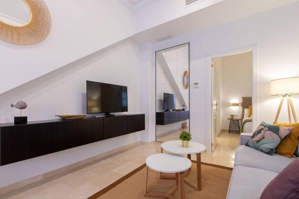 Mumu Luxury Suite Lirio Sevilla Kültér fotó